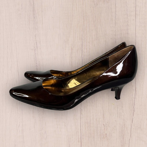 Circa Joan & David Shoes - Circa Joan & David leather kitten heels size 7 EUC